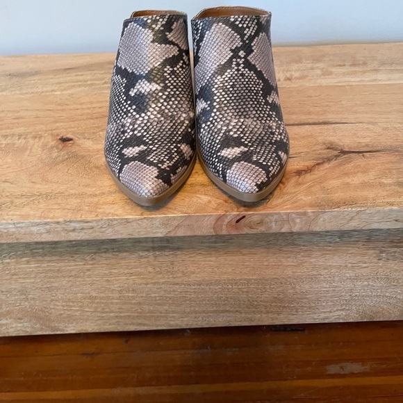 Universal thread booties - Picture 2 of 4